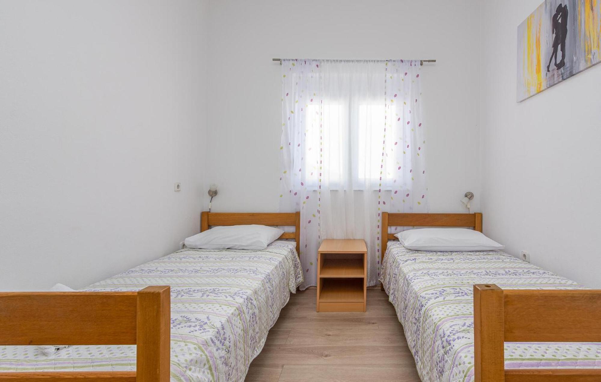 Beautiful Apartment In Maslenica With Kitchen Εξωτερικό φωτογραφία